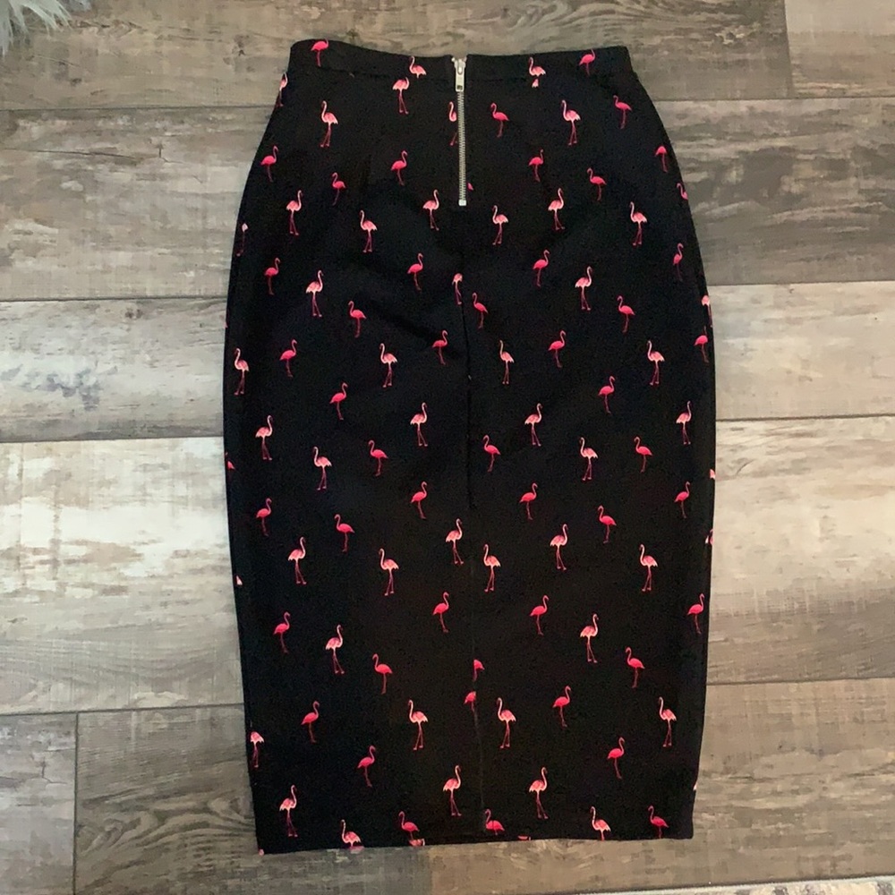 Flamingo - Picture 2 of 3